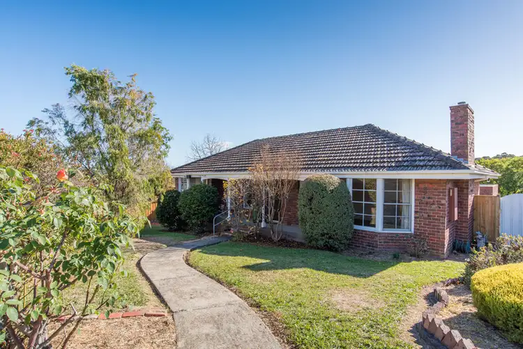 7 Sweetland Road, Mooroolbark VIC 3138