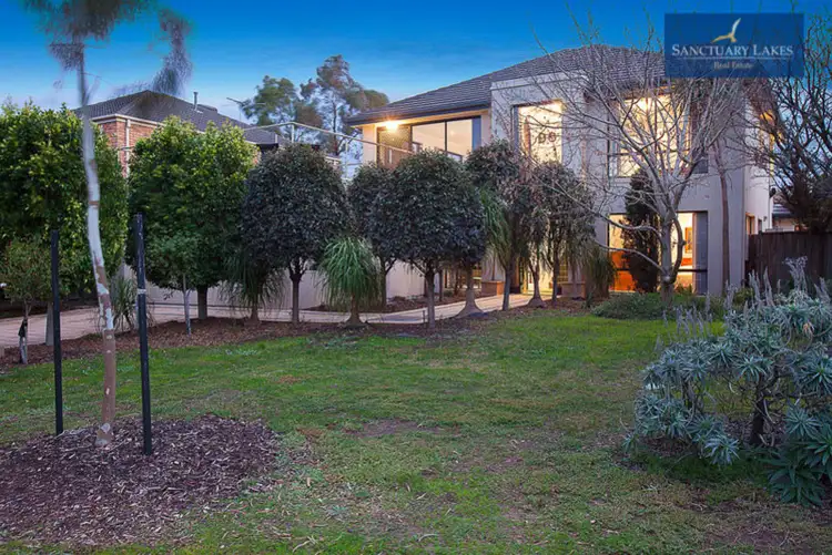 10 Lakeside Drive, Sanctuary Lakes VIC 3030