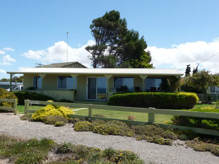 16 Esplanade, Wool Bay SA 5575