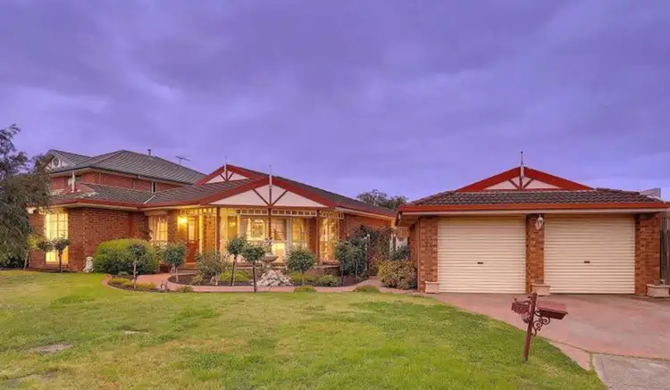 33 Longhurst Crescent