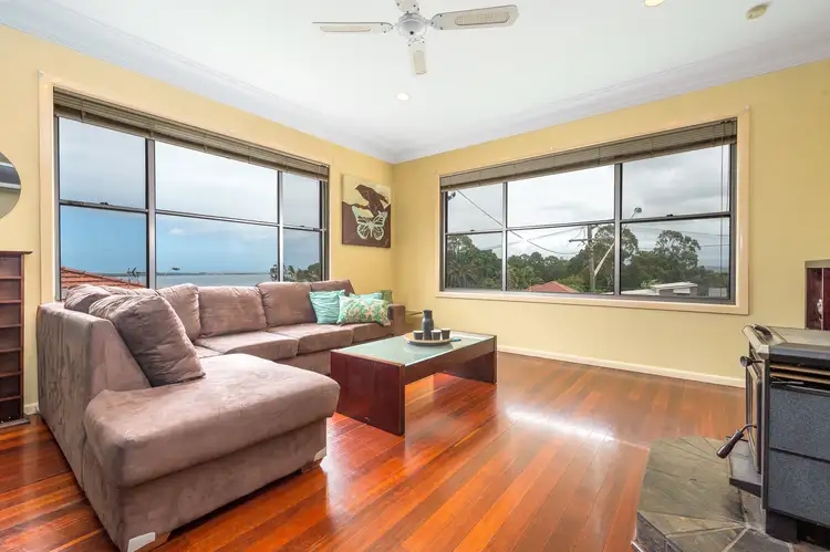 Fifth view of Homely house listing, 386 Northcliffe Drive, Lake Heights NSW 2502