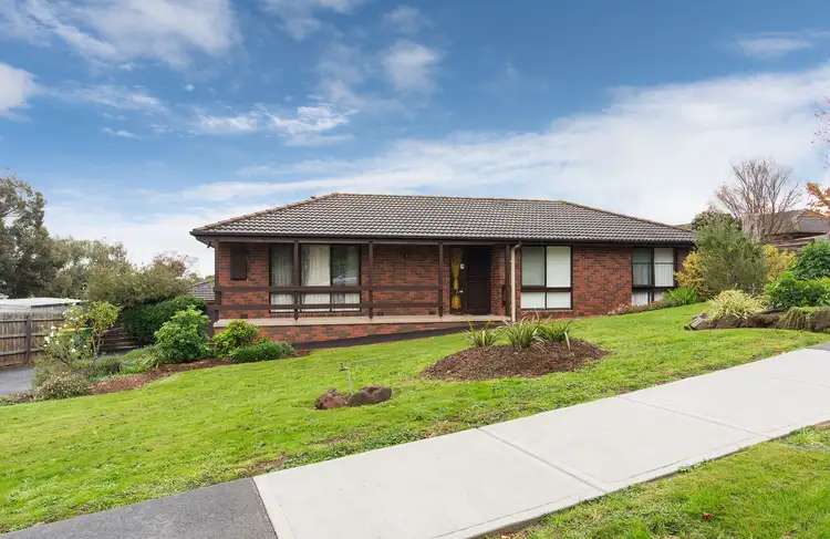 2 Wembley Close, Mooroolbark VIC 3138