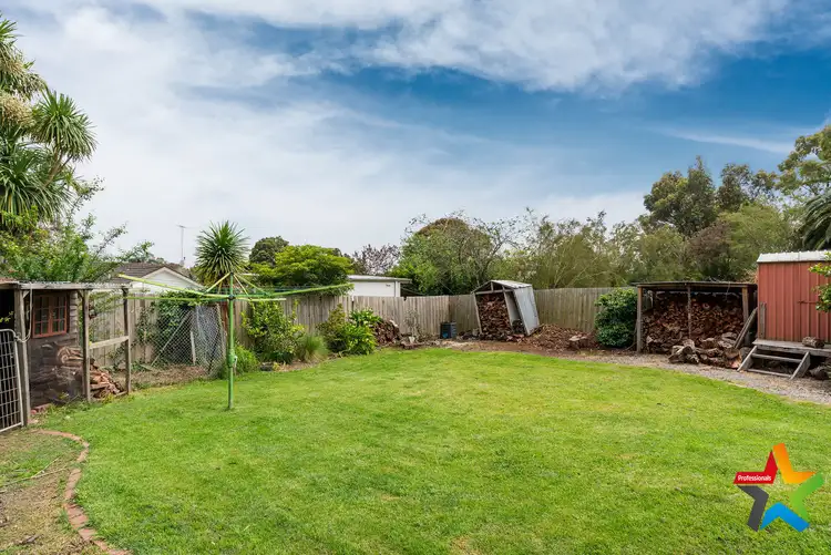 Fifth view of Homely house listing, 5 Terrigal Crescent, Kilsyth VIC 3137