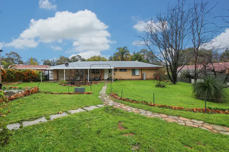 305 Lesmurdie Road, Lesmurdie WA 6076