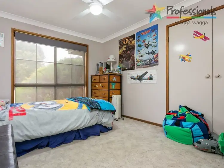 Fifth view of Homely house listing, 8 Avocet Drive, Wagga Wagga NSW 2650