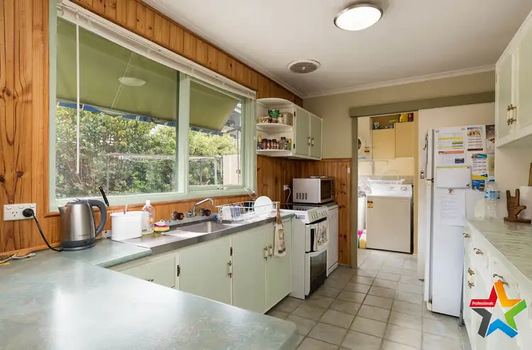 Sixth view of Homely house listing, 24 Carawa Street, Mooroolbark VIC 3138