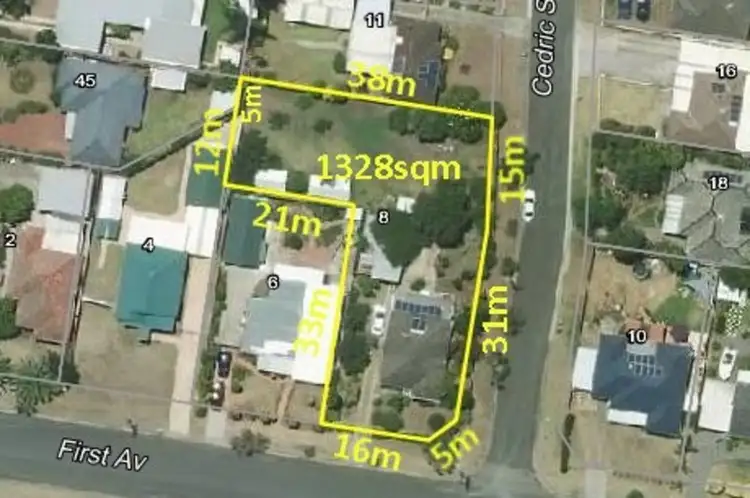 8 First Avenue, Macquarie Fields NSW 2564