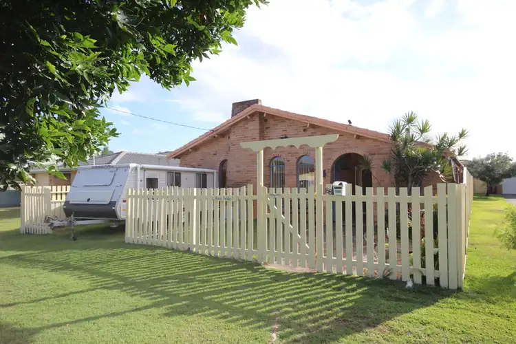 88 Bent Street, Tuncurry NSW 2428