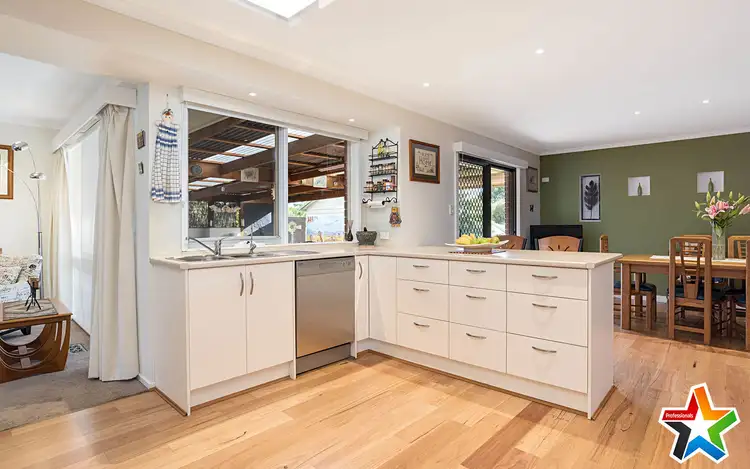 Sixth view of Homely house listing, 8 Britannia Way, Lilydale VIC 3140