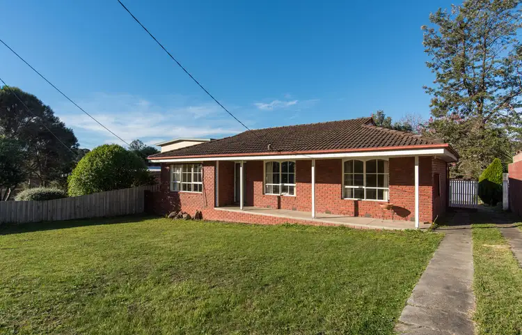 24 Pembroke Road, Mooroolbark VIC 3138