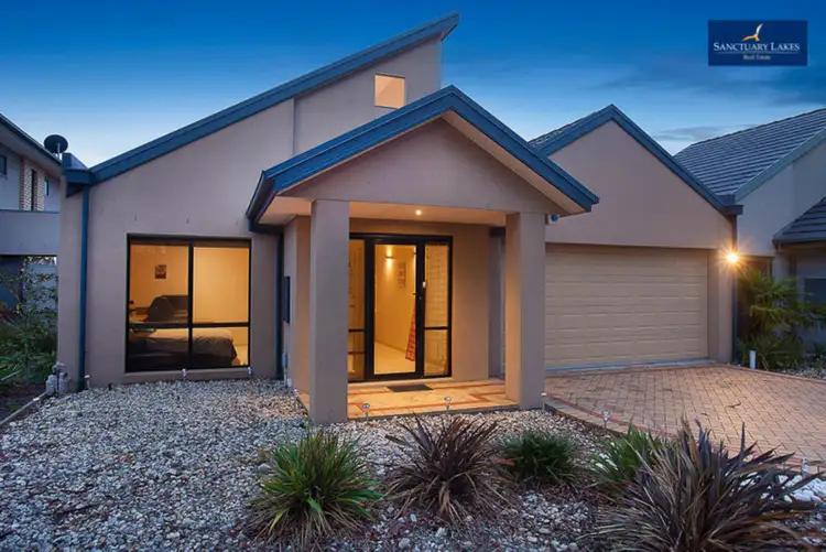 11 Manhattan Close, Sanctuary Lakes VIC 3030