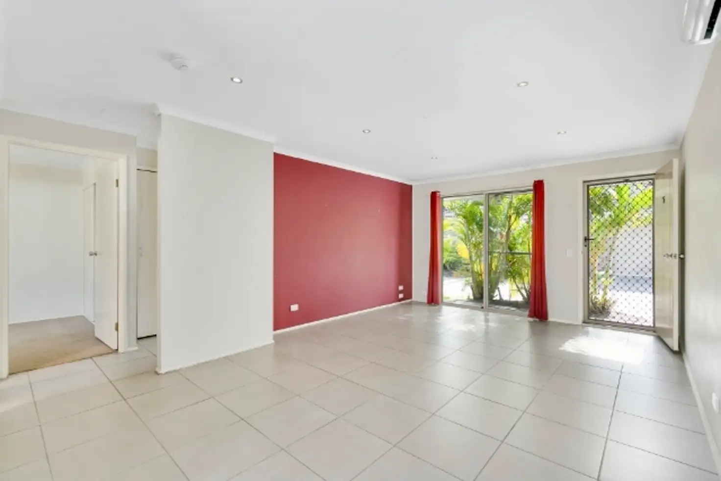 Main view of Homely villa listing, 5/2 Golden Palms Court, Ashmore QLD 4214