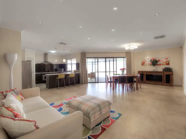 32 St John Road, Wattle Grove WA 6107