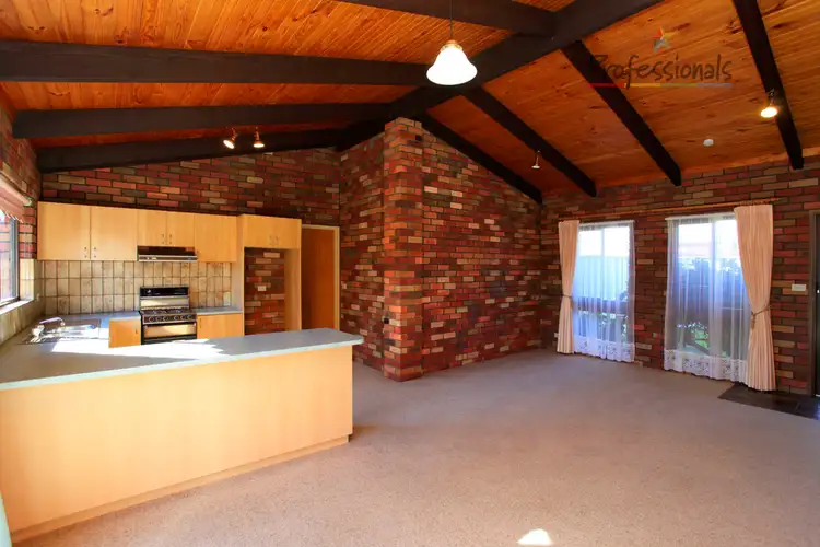 Second view of Homely house listing, 4/5 Fadden Court, Wodonga VIC 3690
