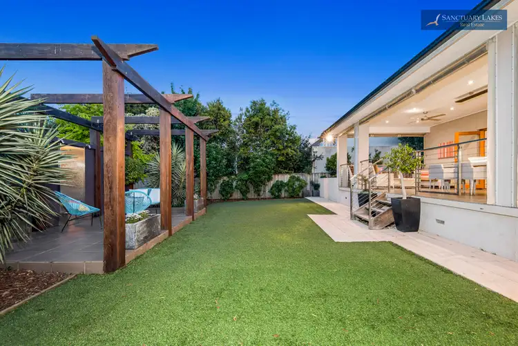 Second view of Homely house listing, 5 Viewbank Court, Sanctuary Lakes VIC 3030