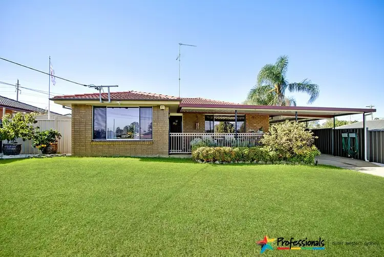 4 Gira Place, Dharruk NSW 2770
