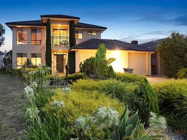 2 Springbank Court, Sanctuary Lakes VIC 3030