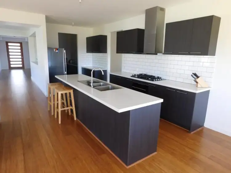 Second view of Homely house listing, 27 Cormorant Bvd, Kialla VIC 3631