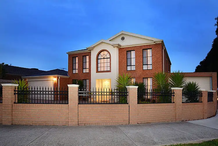 2 Collins Street, Taylors Hill VIC 3037