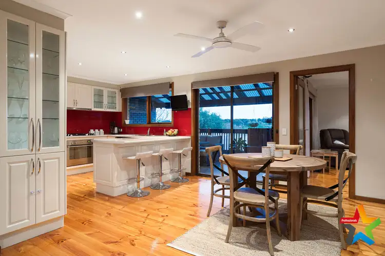 Fifth view of Homely house listing, 8 Songbird Avenue, Chirnside Park VIC 3116
