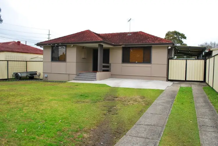 4 West Street, Lurnea NSW 2170