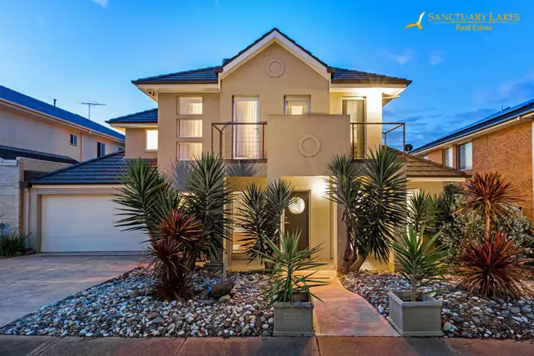 8 Viewbank  Court, Sanctuary Lakes VIC 3030