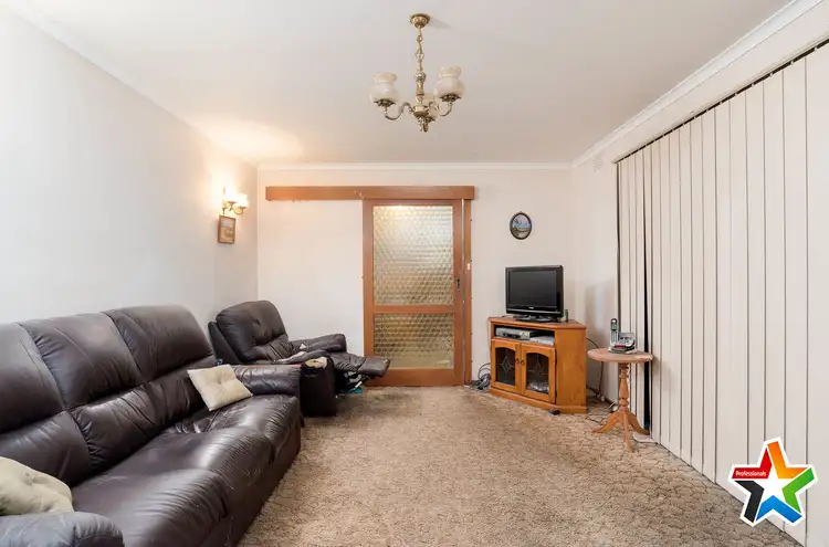 Fifth view of Homely house listing, 3 Malcolm Court, Mooroolbark VIC 3138