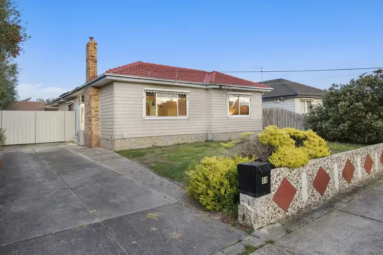 11 Leeside Street, Dandenong North VIC 3175
