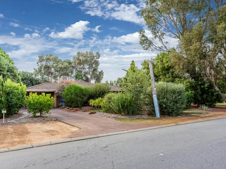 16 Meloway Drive, Maida Vale WA 6057