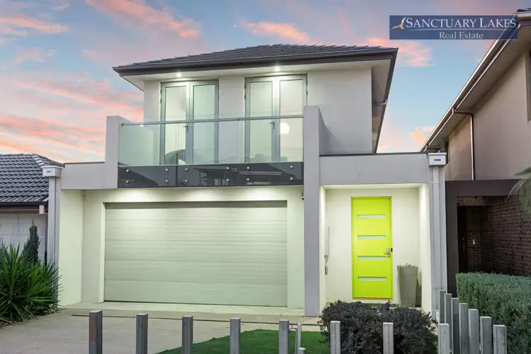 8 Skyward Drive, Sanctuary Lakes VIC 3030