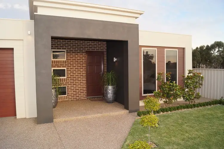 Second view of Homely house listing, 39 Cimmaron Way, Kialla VIC 3631