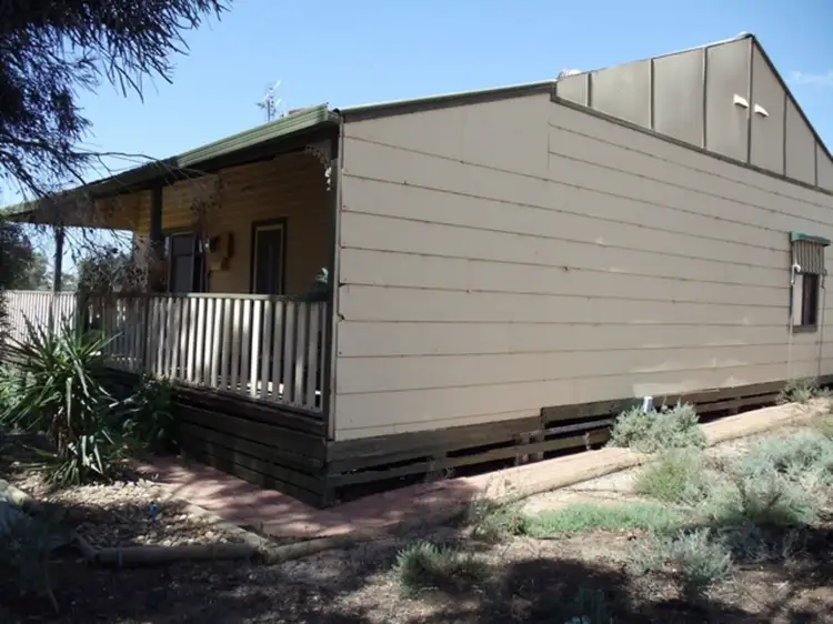 303 Lake Road, Woorinen VIC 3589