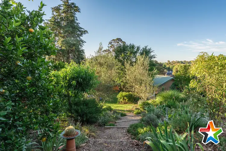 Fourth view of Homely house listing, 2 Erang Court, Mooroolbark VIC 3138