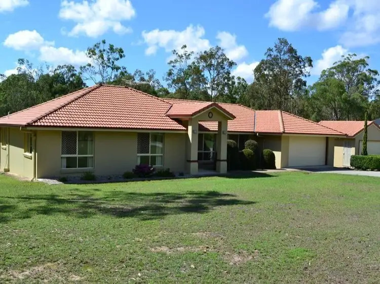 6 Sandstone Close, Greenbank QLD 4124
