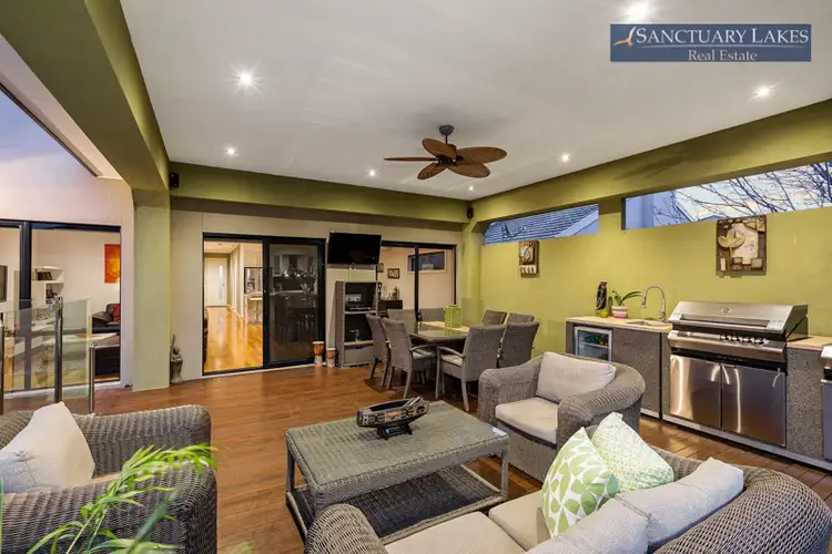 Third view of Homely house listing, 6 Bloomingdale Court, Sanctuary Lakes VIC 3030