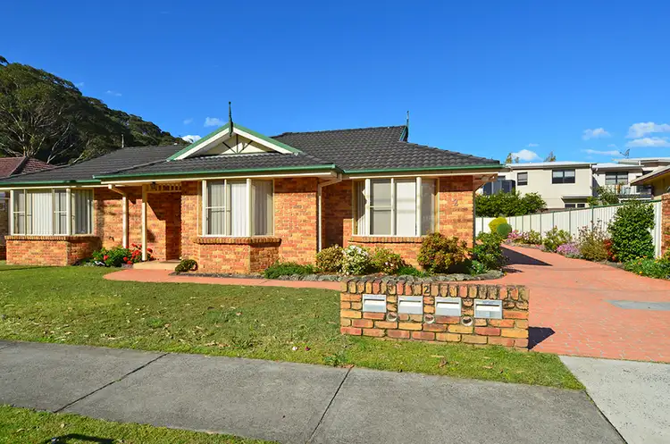 3/2 Picnic Parade, Ettalong Beach NSW 2257