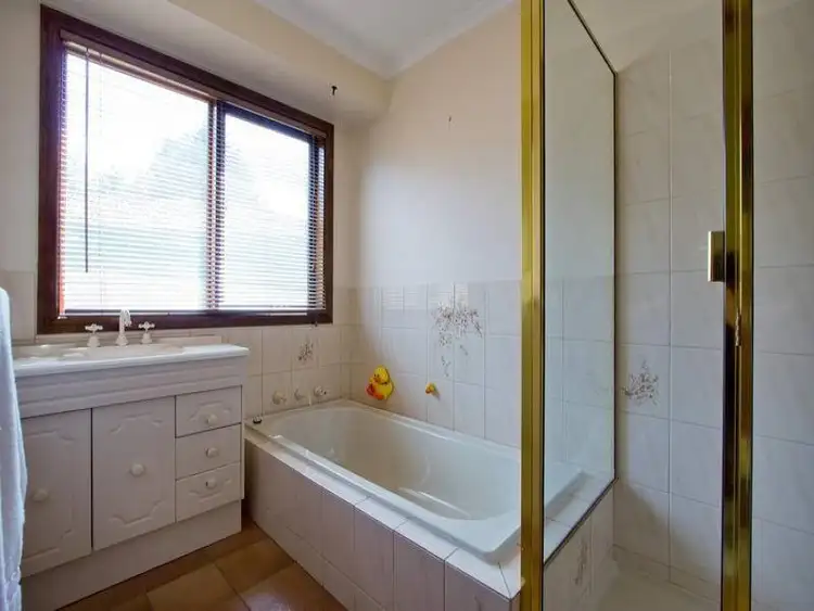 Fifth view of Homely house listing, 3 Olsen Close, Mooroolbark VIC 3138