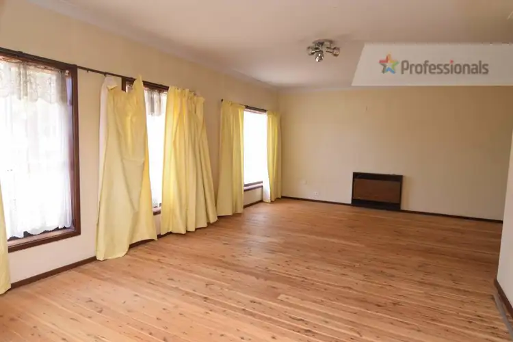Fifth view of Homely house listing, 9 Tareena Avenue, Kelso NSW 2795