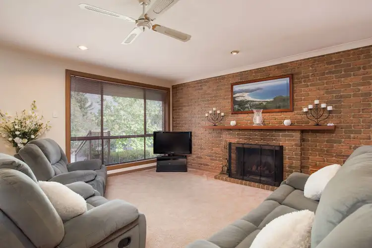 Third view of Homely house listing, 8 Kambora Court, Mooroolbark VIC 3138