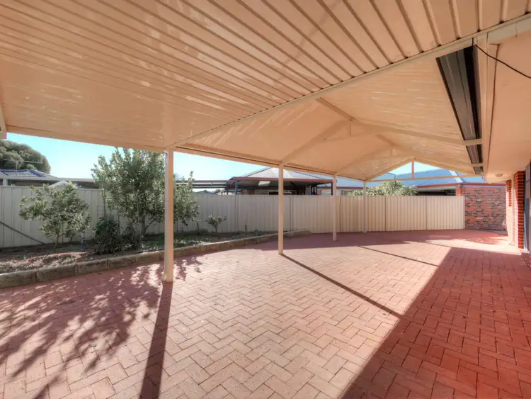 35 Freeduff Drive, Wattle Grove WA 6107