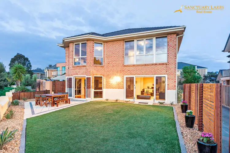 6 Classic Court, Sanctuary Lakes VIC 3030