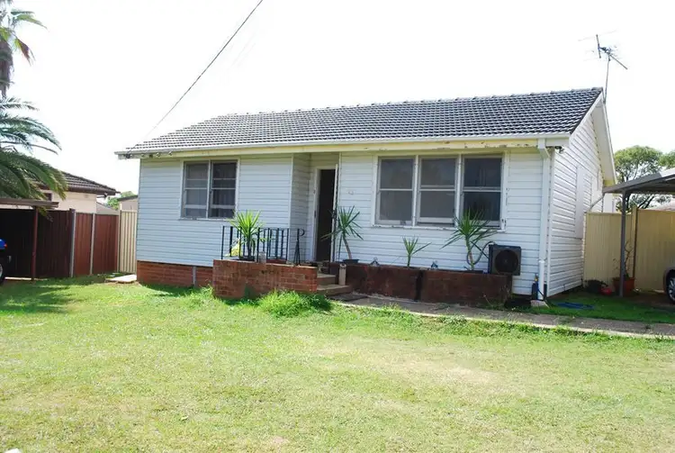 13 Wych Avenue, Lurnea NSW 2170