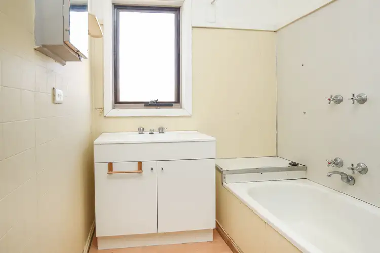 Fourth view of Homely house listing, 2 Loddon Avenue, Red Cliffs VIC 3496