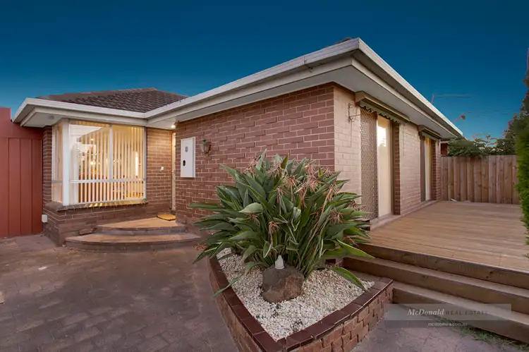 15 Grayling Crescent, Keysborough VIC 3173