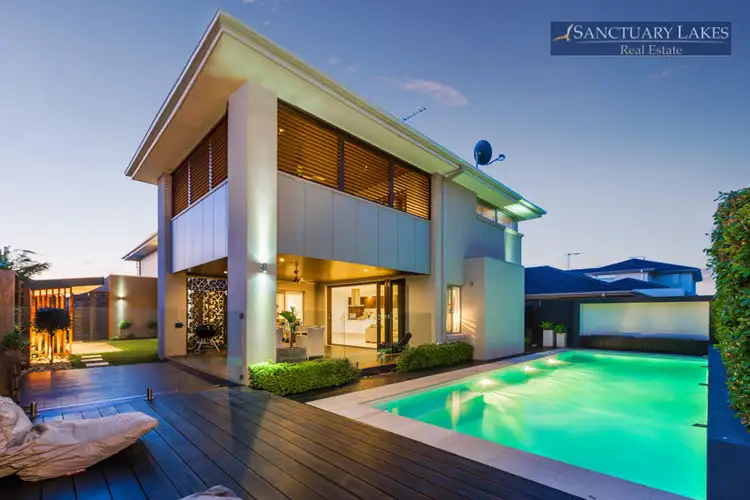 41 Celebration Drive, Sanctuary Lakes VIC 3030