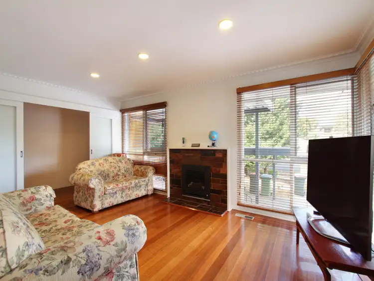 8 Olympus Drive, Croydon South VIC 3136