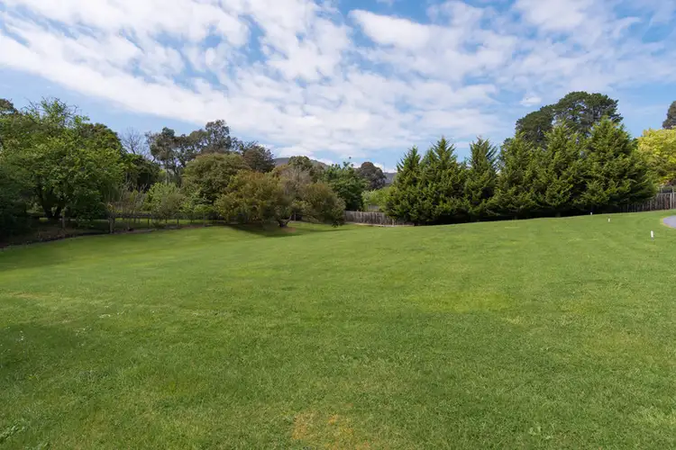 11 Winton Court, Montrose VIC 3765