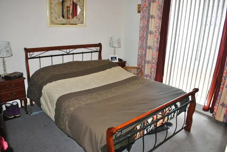 Fifth view of Homely villa listing, 11/4 William Street, Lurnea NSW 2170