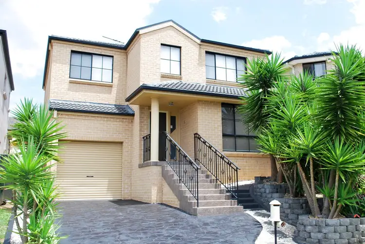 8B Domenico Close, West Hoxton NSW 2171