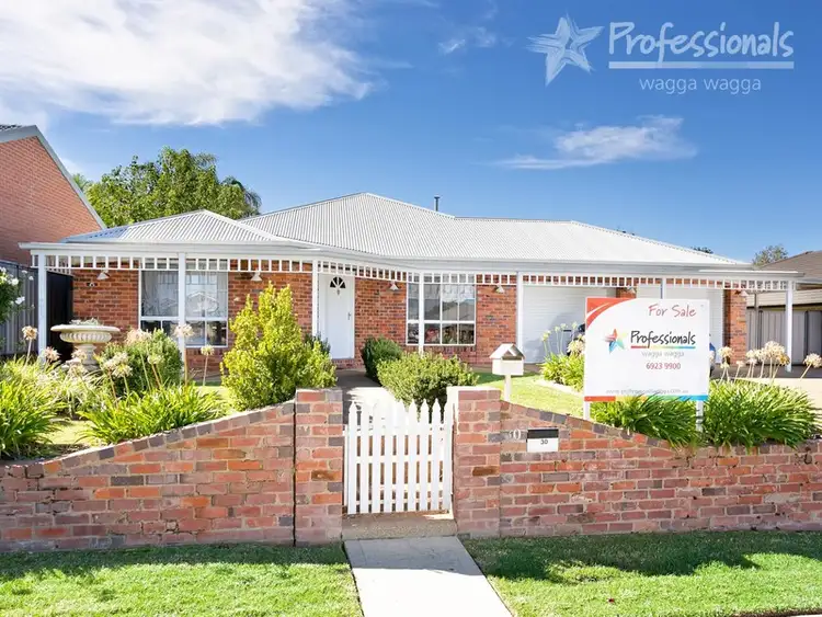 30 Stirling Boulevard, Wagga Wagga NSW 2650